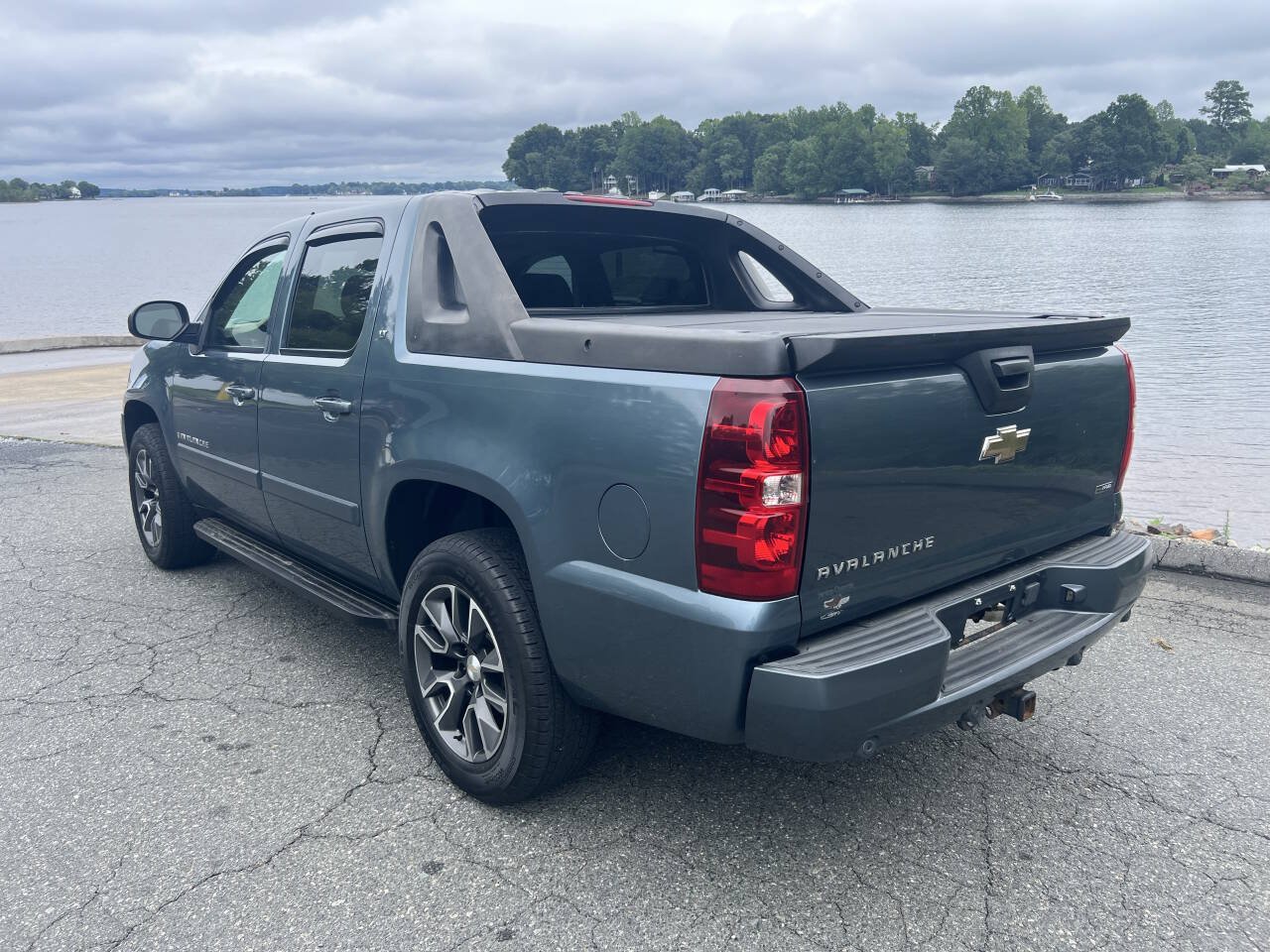 Used 2008 Chevrolet Avalanche LT w/ LT Preferred Equipment Group RWD image 5