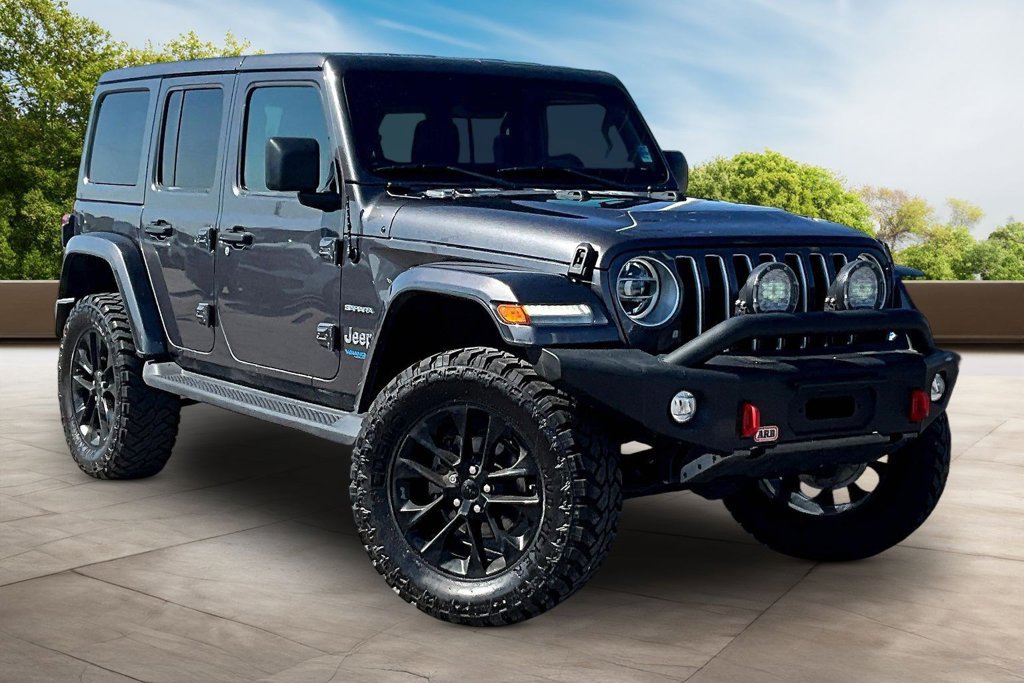 Used 2021 Jeep Wrangler Unlimited Sahara w/ Cold Weather Group AWD/4WD image 11