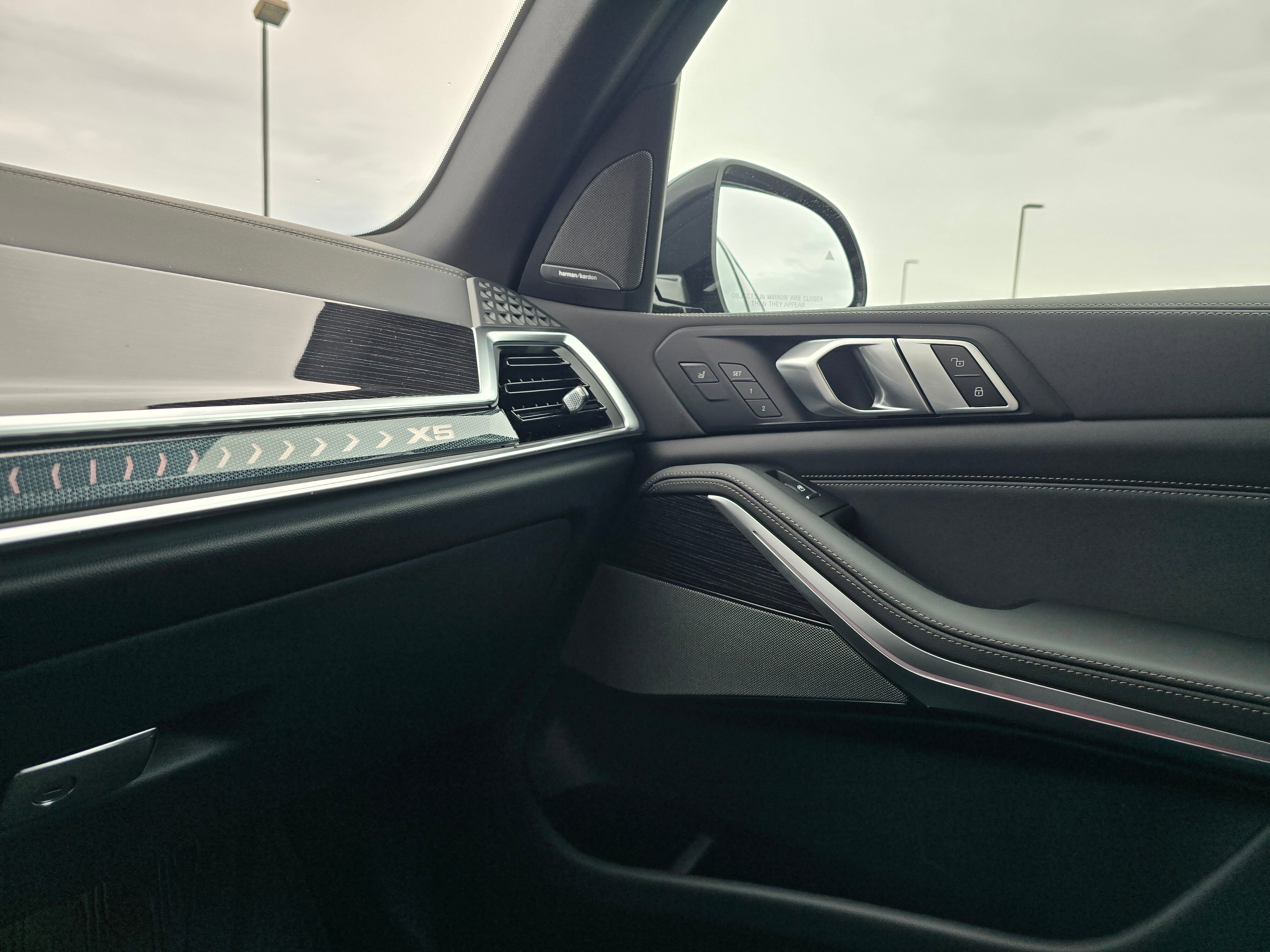 New 2026 BMW X5 xDrive50e w/ Executive Package image 26