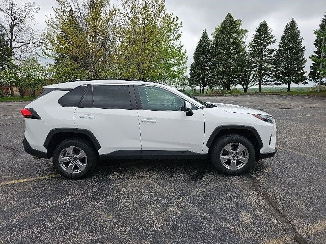 Used 2023 Toyota RAV4 XLE AWD/4WD image 7