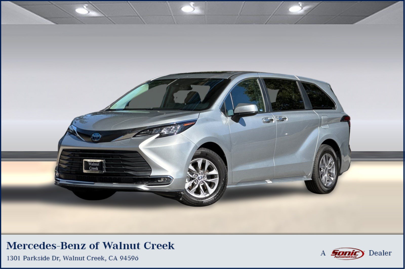Used 2022 Toyota Sienna XLE