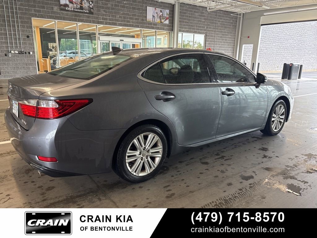 Used 2015 Lexus ES 350 w/ Premium Package FWD image 4
