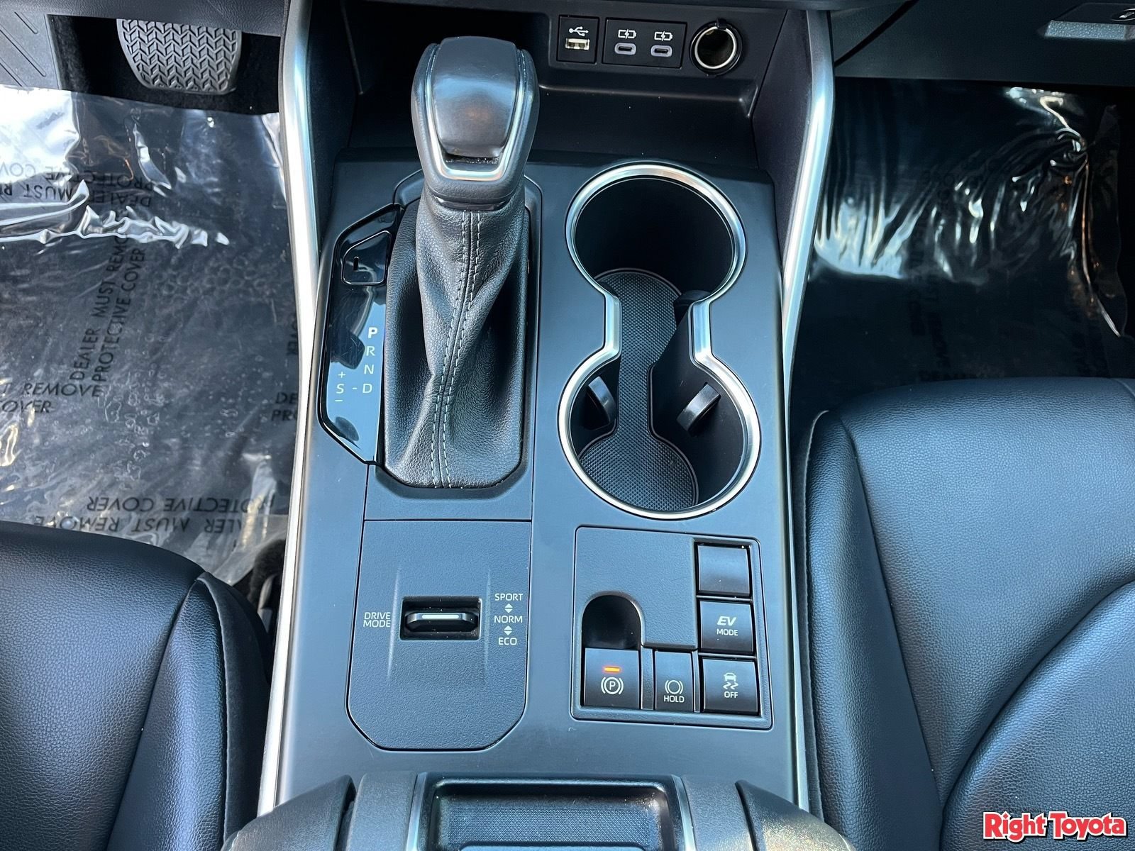 Used 2023 Toyota Highlander XLE FWD image 29