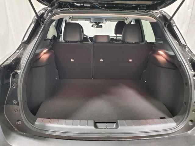 Used 2025 Nissan Kicks SR AWD/4WD image 7