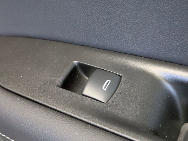 New 2025 Chevrolet Blazer LT w/ Convenience Package image 31