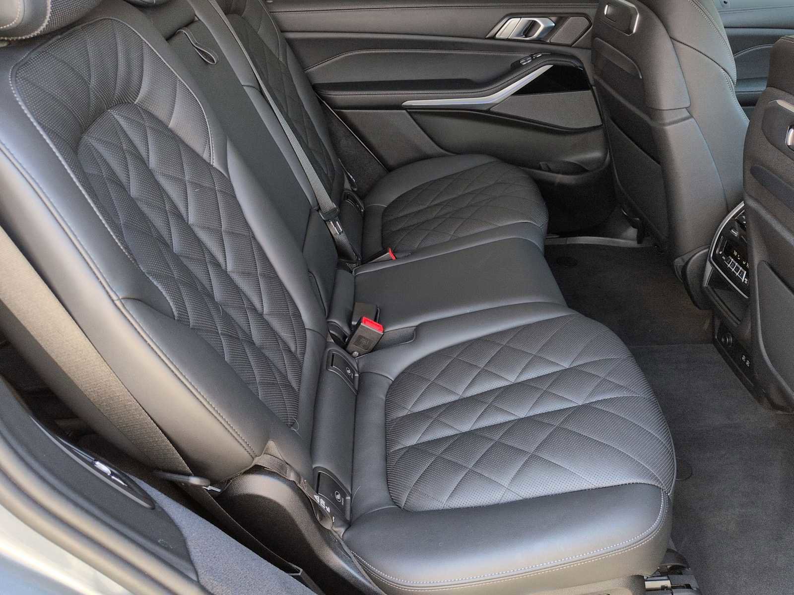 Used 2024 BMW X7 xDrive40i image 22