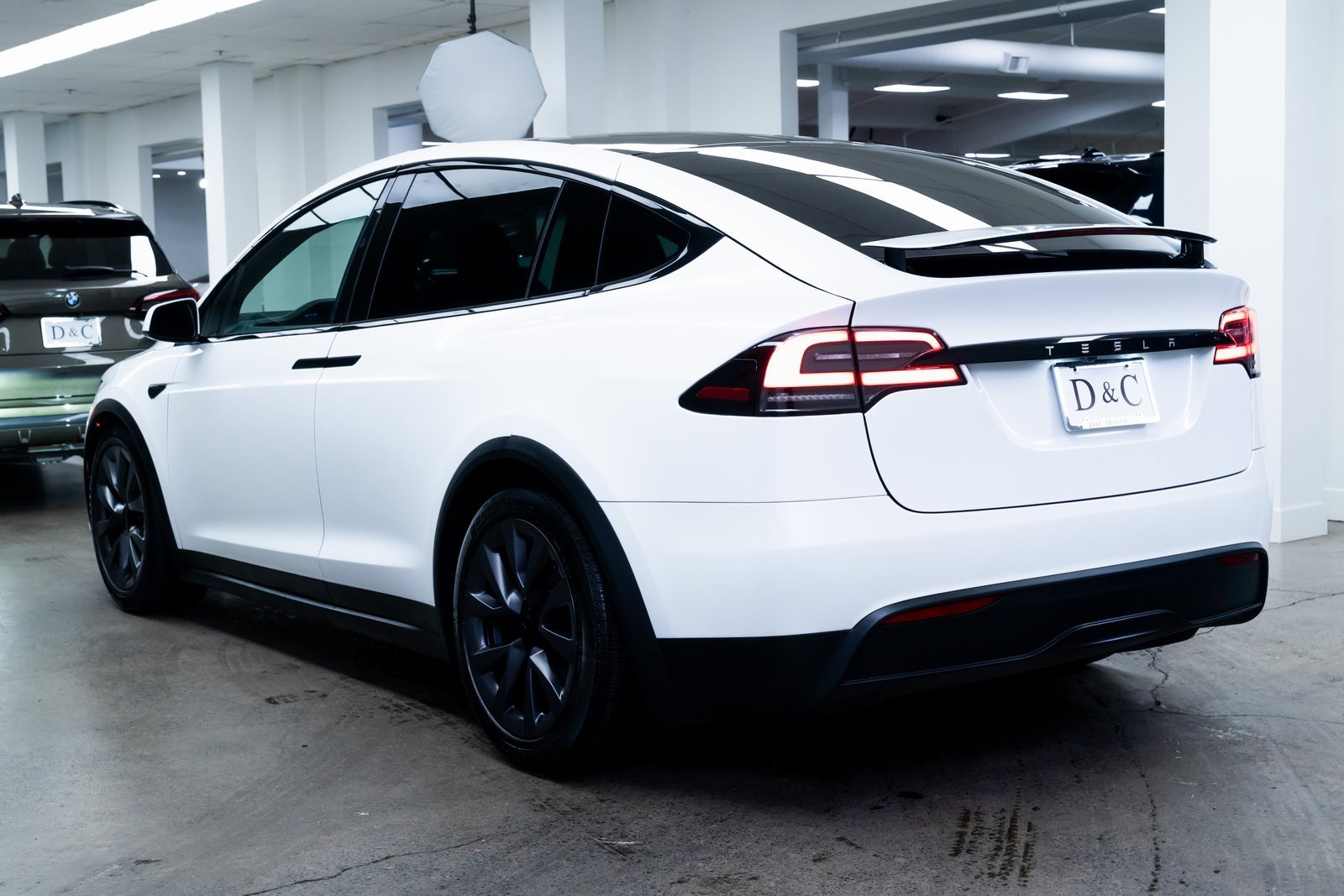 Used 2025 Tesla Model X image 4