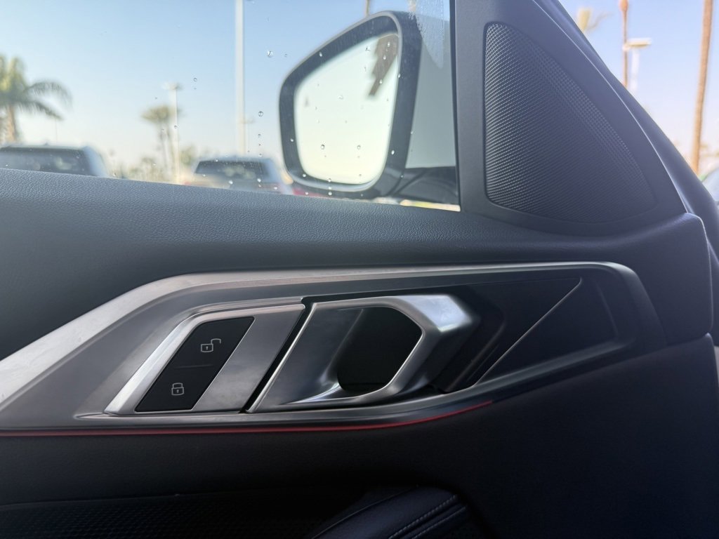 Used 2025 BMW 430i Coupe w/ Convenience Package image 6