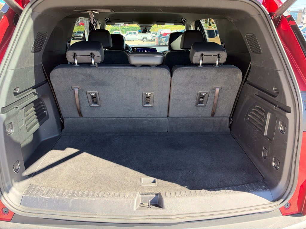 Used 2024 Chevrolet Traverse LT w/ Trailering Package AWD/4WD image 36