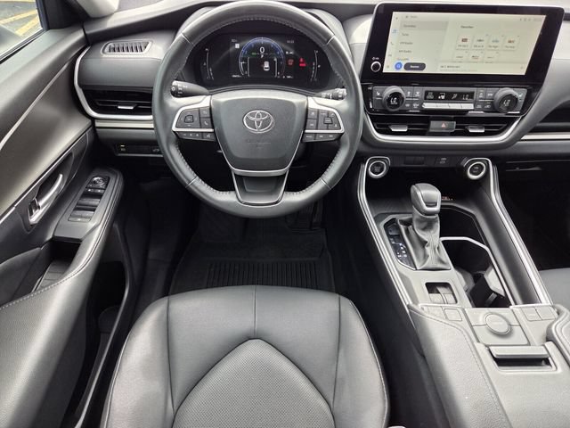 Used 2024 Toyota Grand Highlander FWD image 16