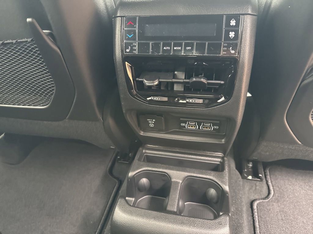 New 2025 Jeep Grand Cherokee L Limited w/ Black Appearance Package image 32