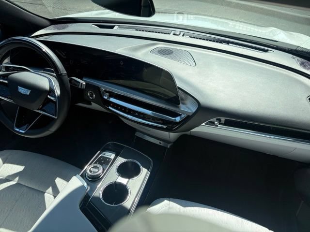 Certified 2024 Cadillac Lyriq Luxury AWD/4WD image 24