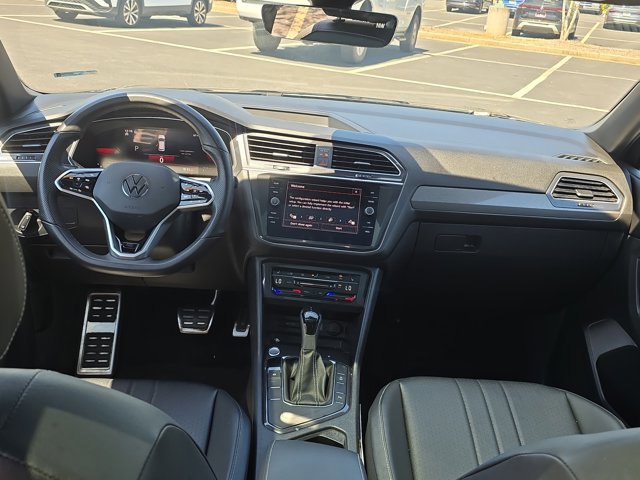 Used 2023 Volkswagen Tiguan SE R-Line image 17