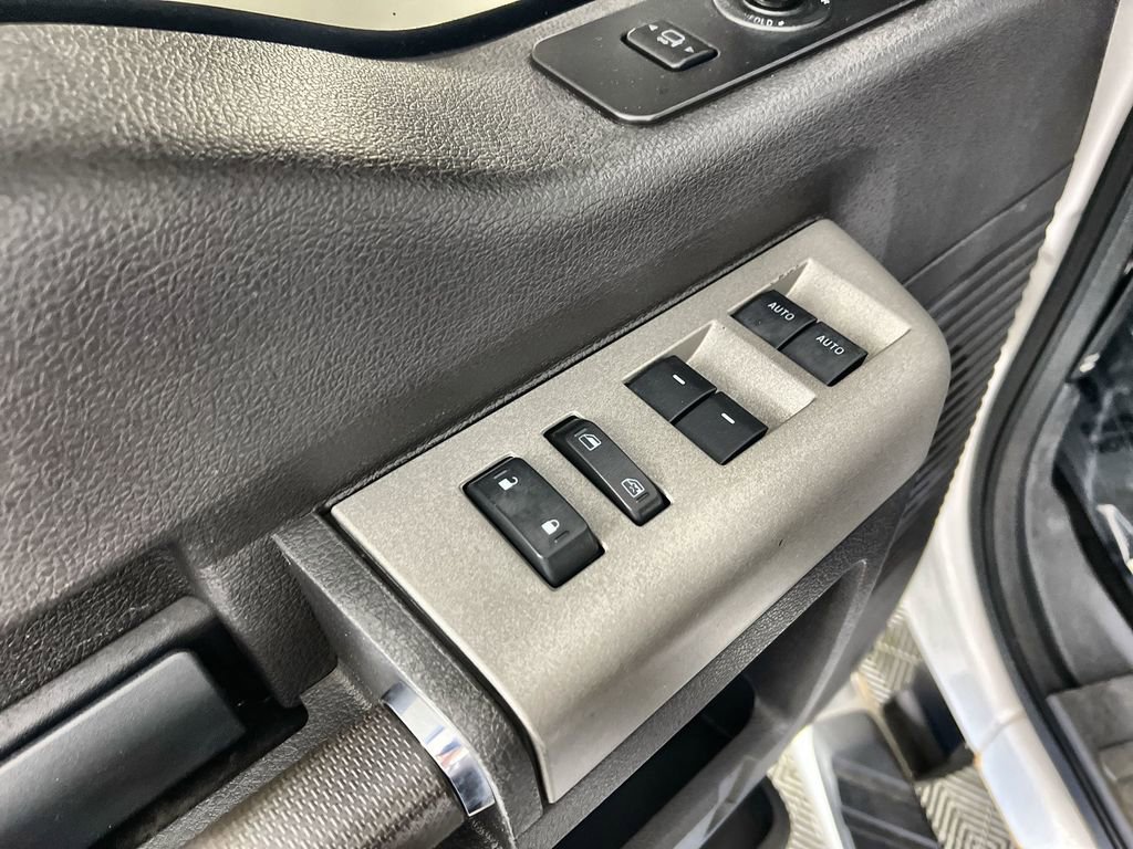 Used 2015 Ford F250 Lariat w/ Lariat Ultimate Package AWD/4WD image 23