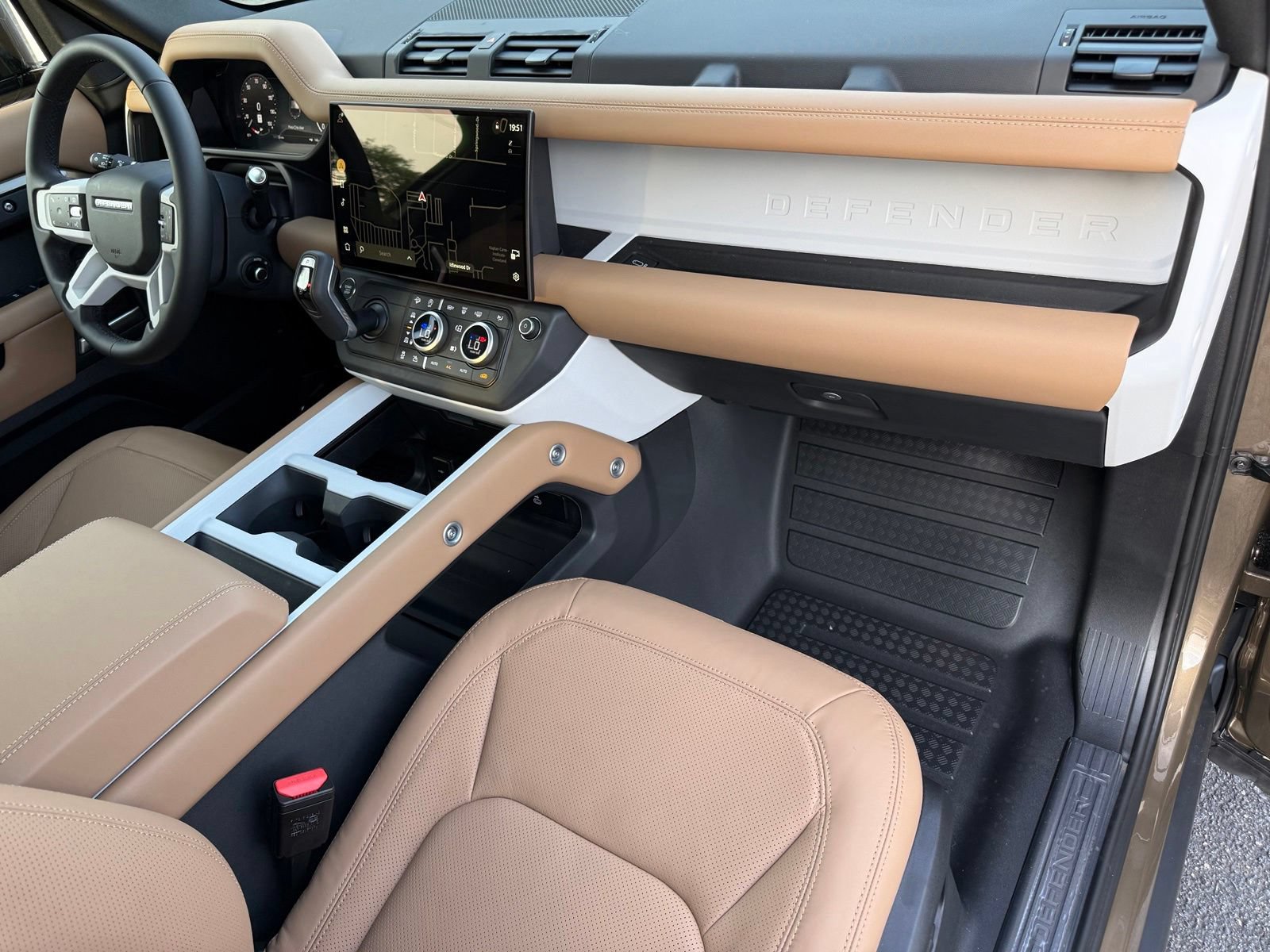 New 2026 Land Rover Defender 110 S AWD/4WD image 17