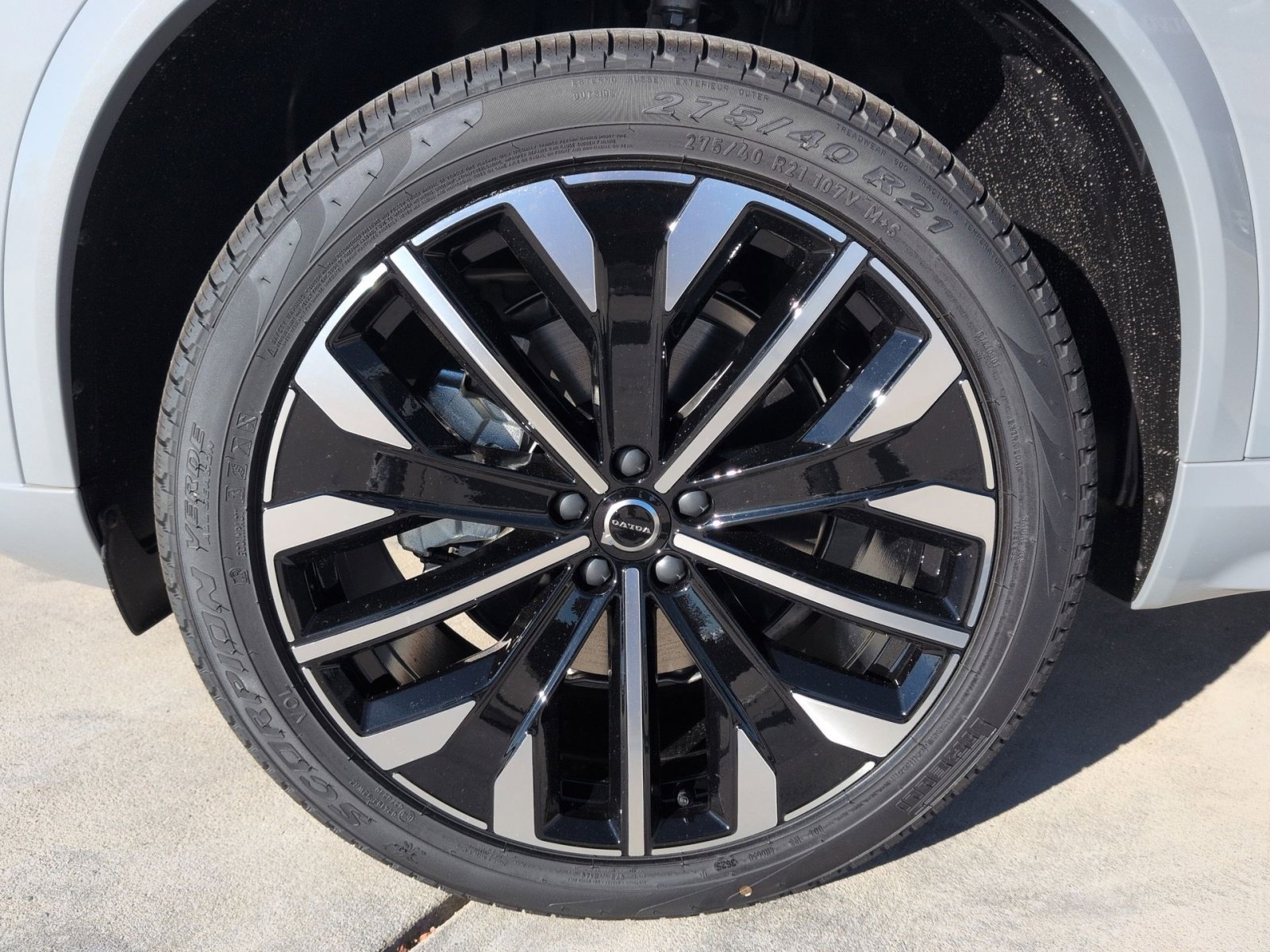 New 2026 Volvo XC90 B6 Plus image 12