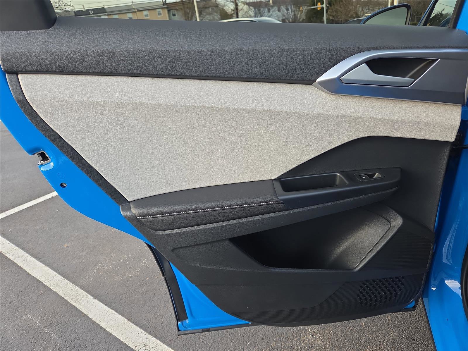 New 2026 Volkswagen Taos SE image 21