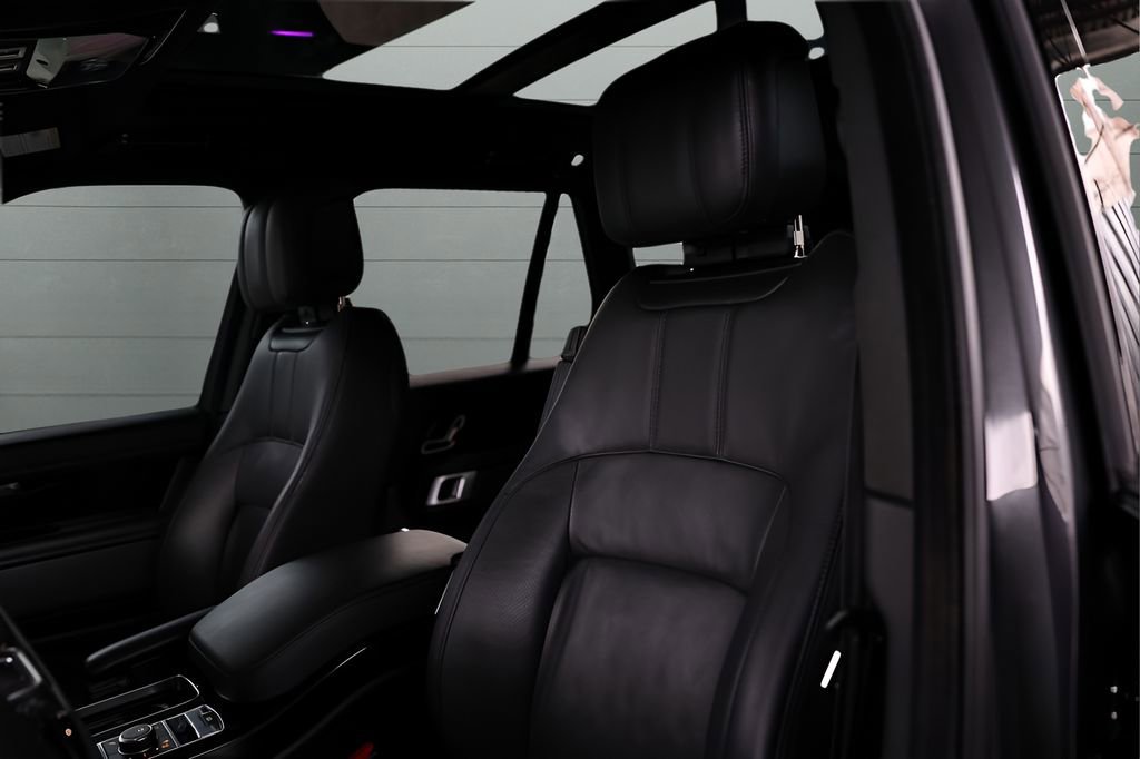 Used 2021 Land Rover Range Rover P525 Westminster Edition image 2