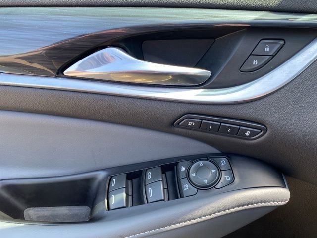 Used 2019 Buick Enclave Premium w/ Experience Buick Package AWD/4WD image 17