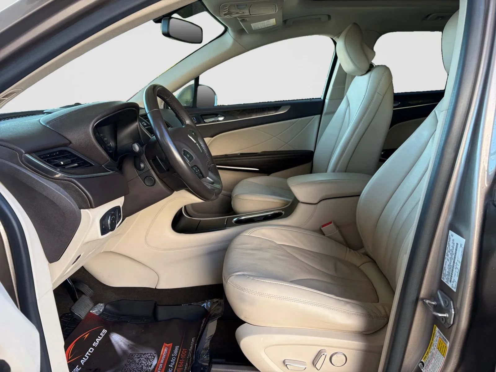 Used 2019 Lincoln MKC Reserve AWD/4WD image 12