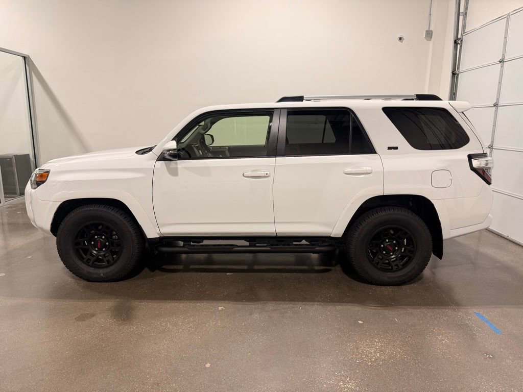Used 2022 Toyota 4Runner SR5 Premium w/ Moonroof Package image 8