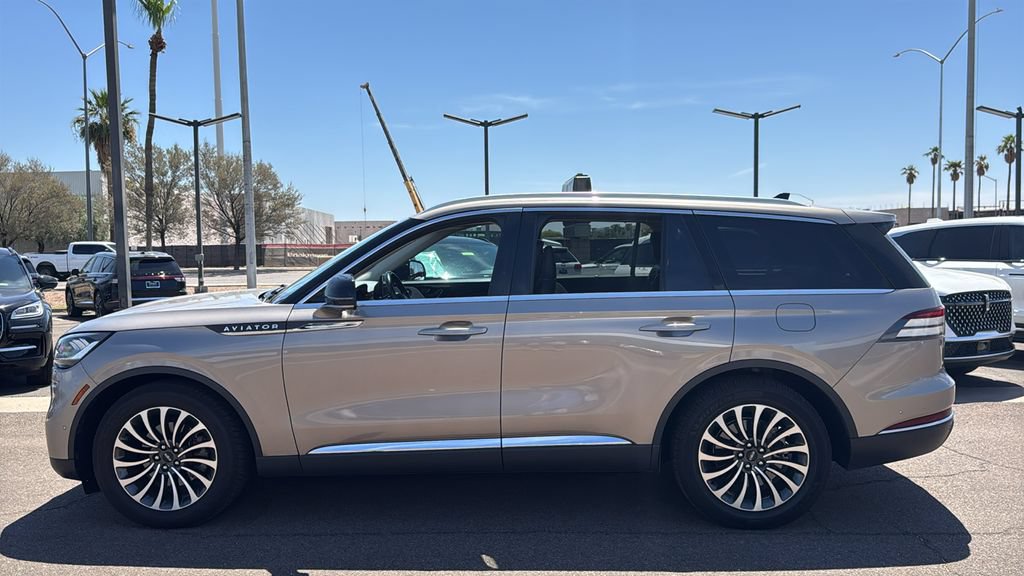 Used 2021 Lincoln Aviator Reserve w/ Equipment Group 201A RWD image 4