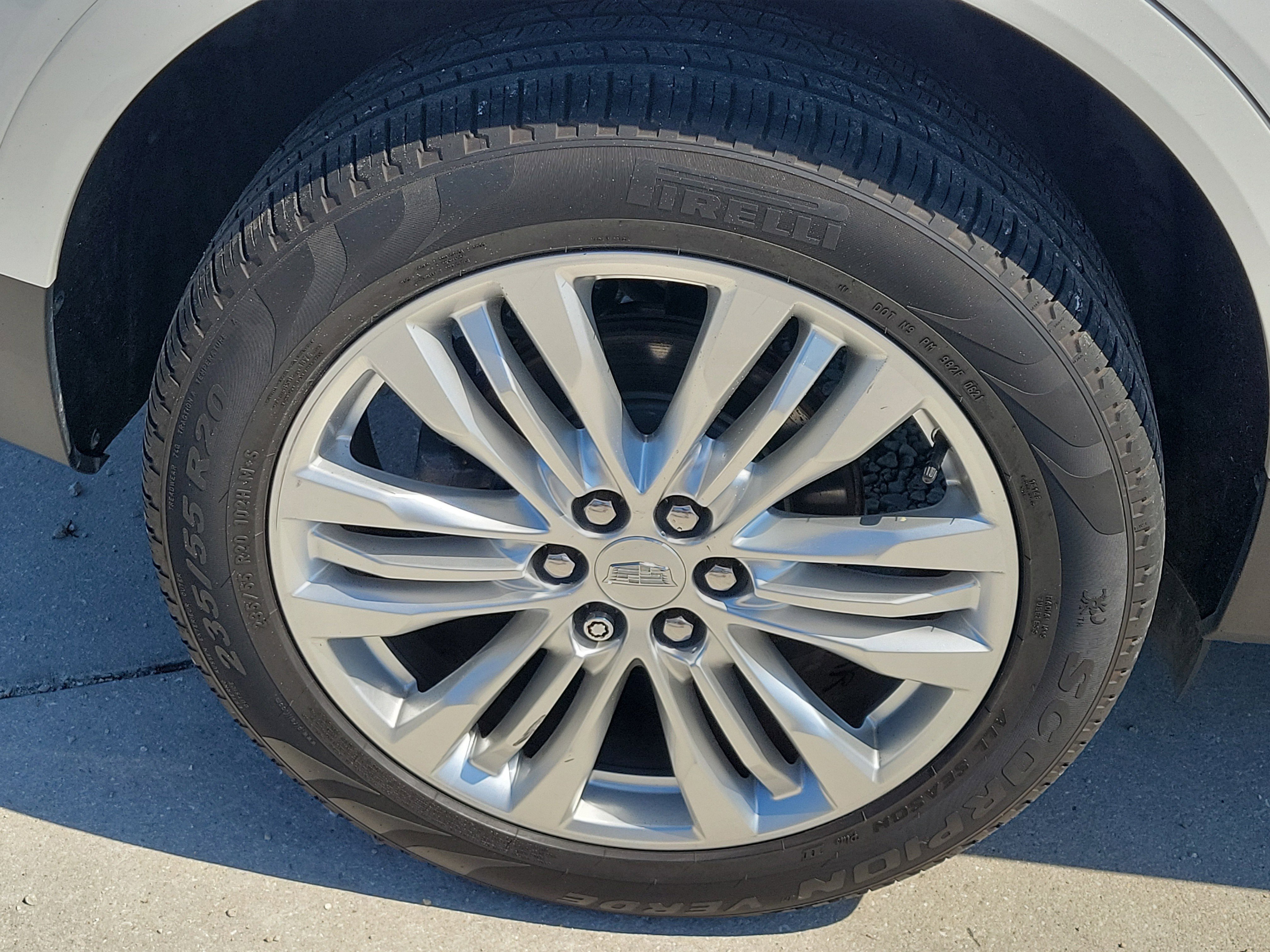 Used 2017 Cadillac XT5 Premium Luxury w/ LPO, Wheel Lock Package image 10