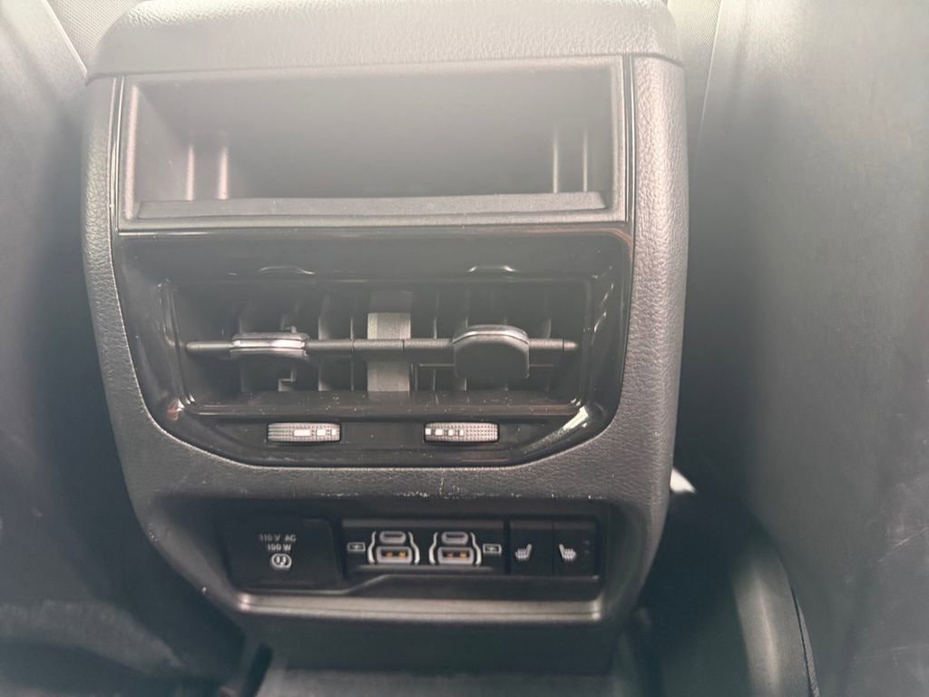 Used 2023 Jeep Grand Cherokee Trailhawk w/ Luxury Tech Group III AWD/4WD image 16