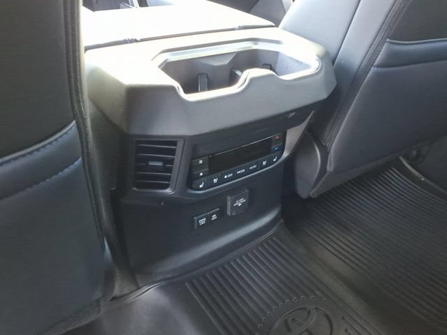 Used 2025 Toyota Sequoia Platinum AWD/4WD image 9