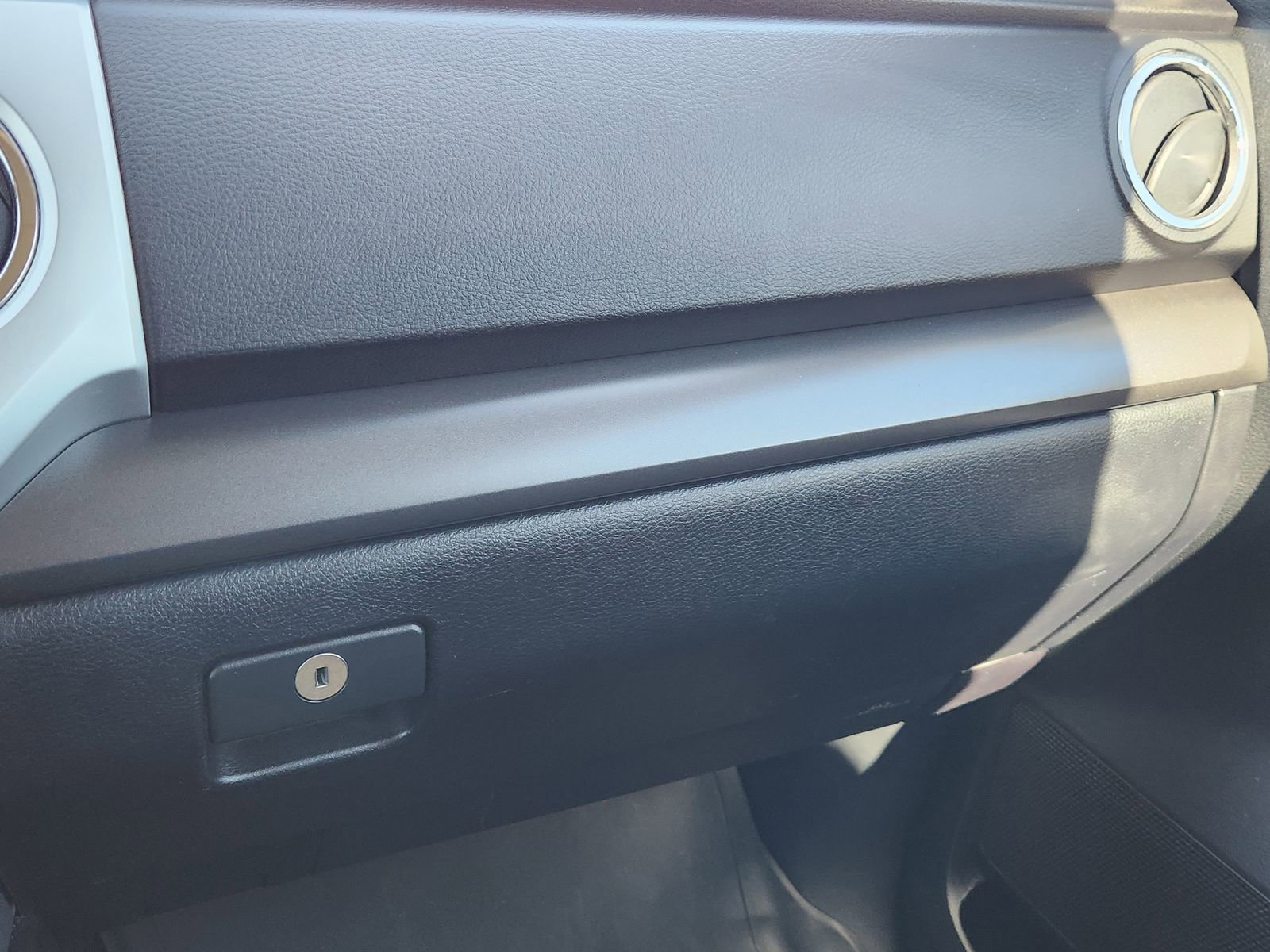 Used 2017 Toyota Tundra SR5 image 22