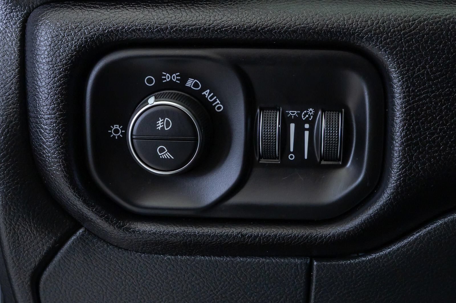 Used 2022 RAM 2500 Laramie AWD/4WD image 30