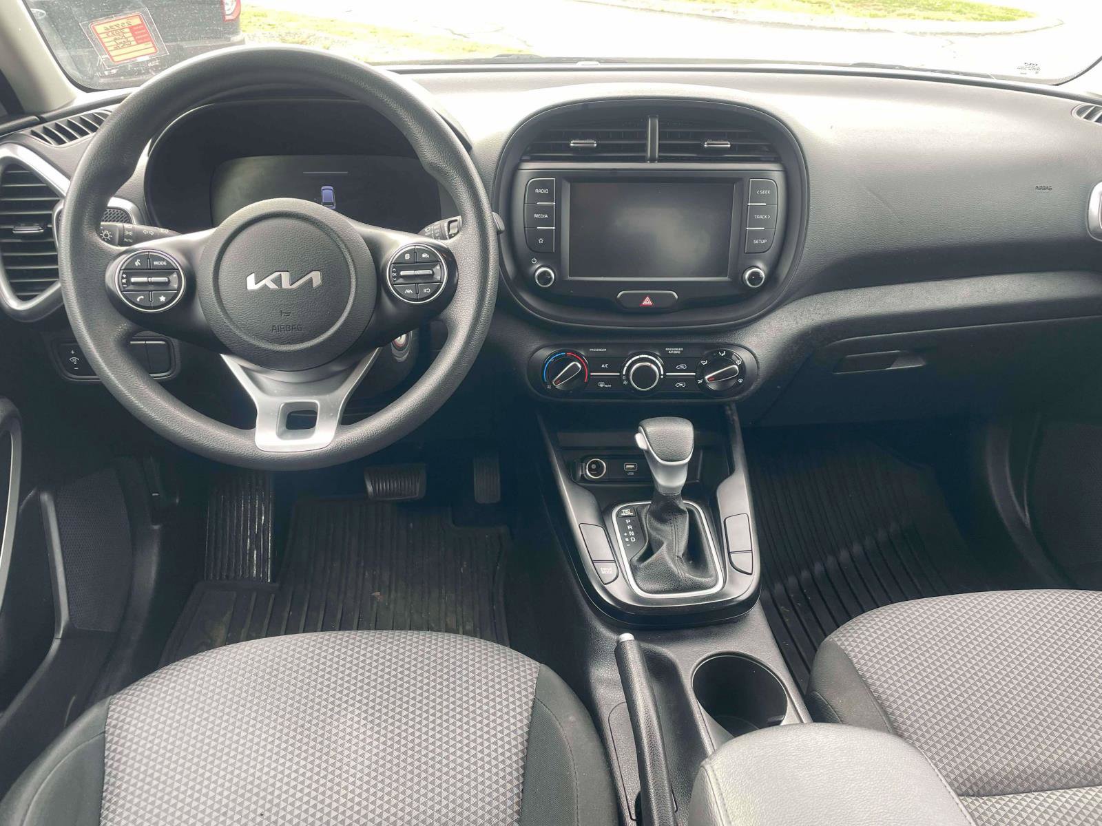 Used 2023 Kia Soul LX FWD image 7
