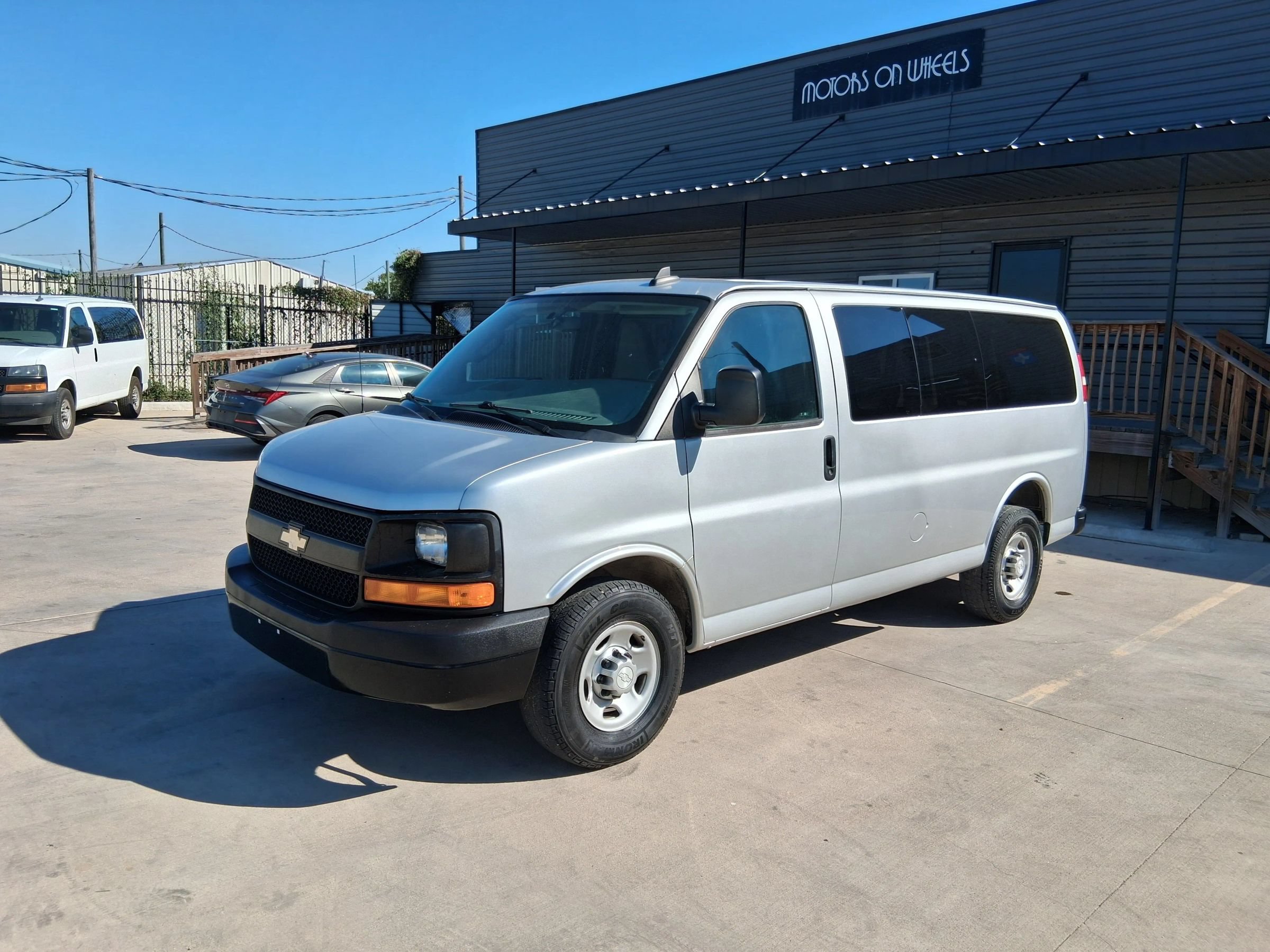 Used 2017 Chevrolet Express 2500 LS RWD image 1