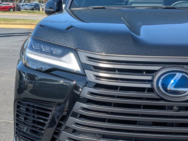 Used 2025 Lexus LX 700h Overtrail w/ Accessory Package (Z1) AWD/4WD image 11