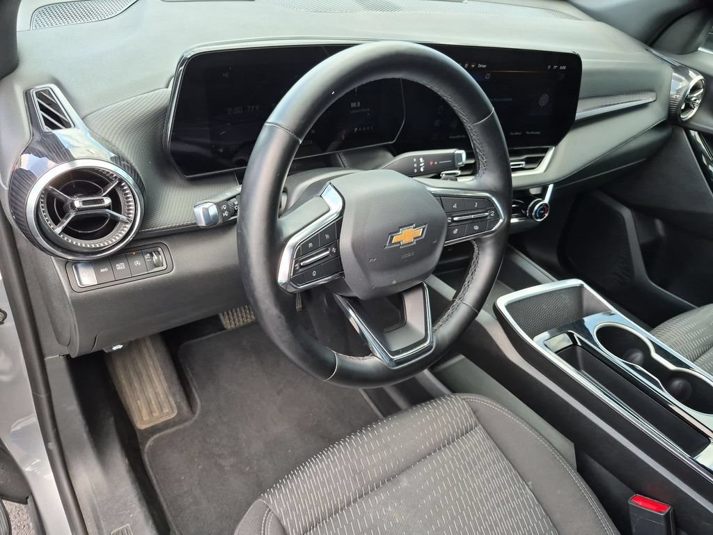 Used 2025 Chevrolet Equinox LT AWD/4WD image 15
