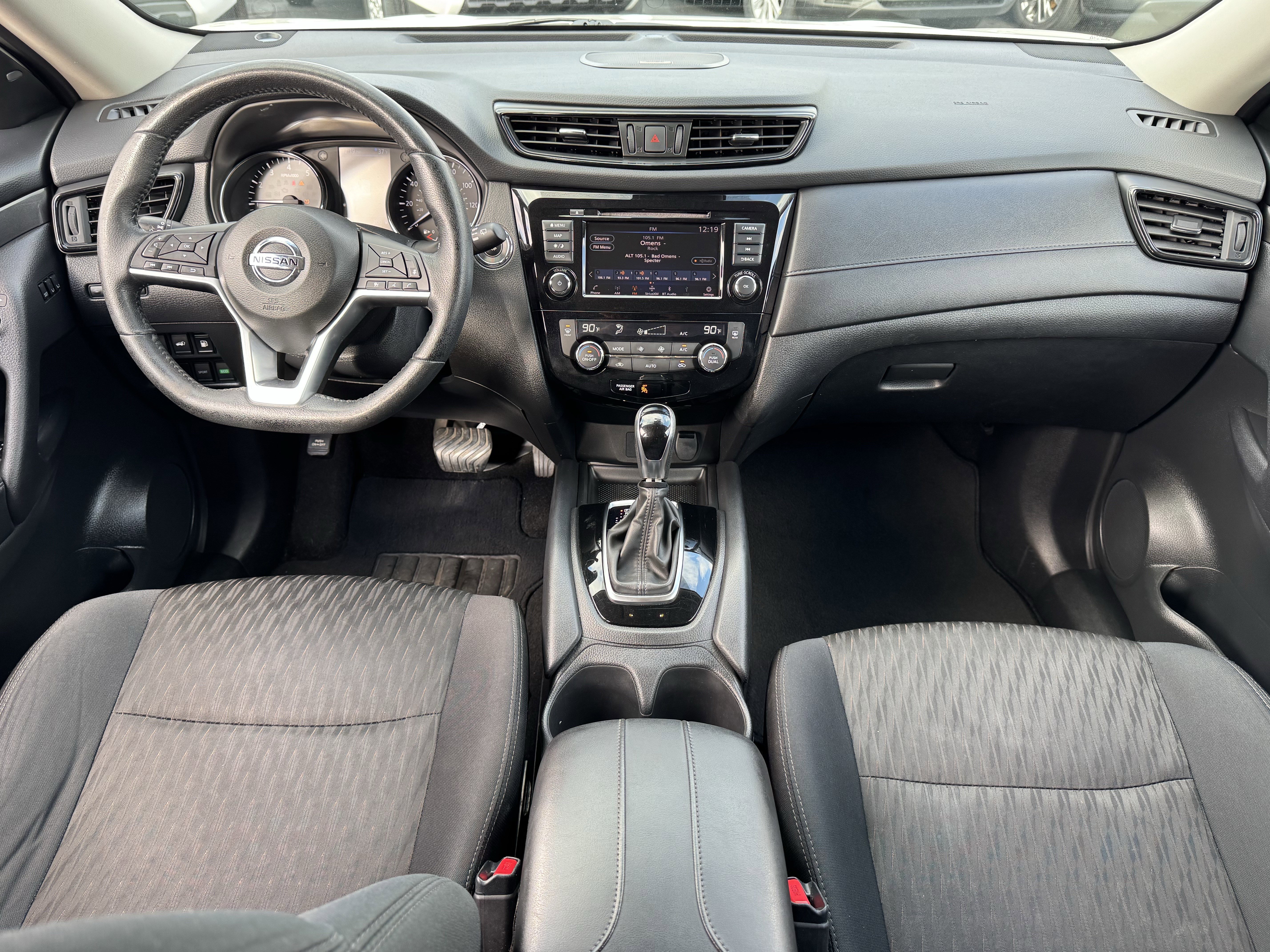 Used 2019 Nissan Rogue SV w/ Premium Package image 21