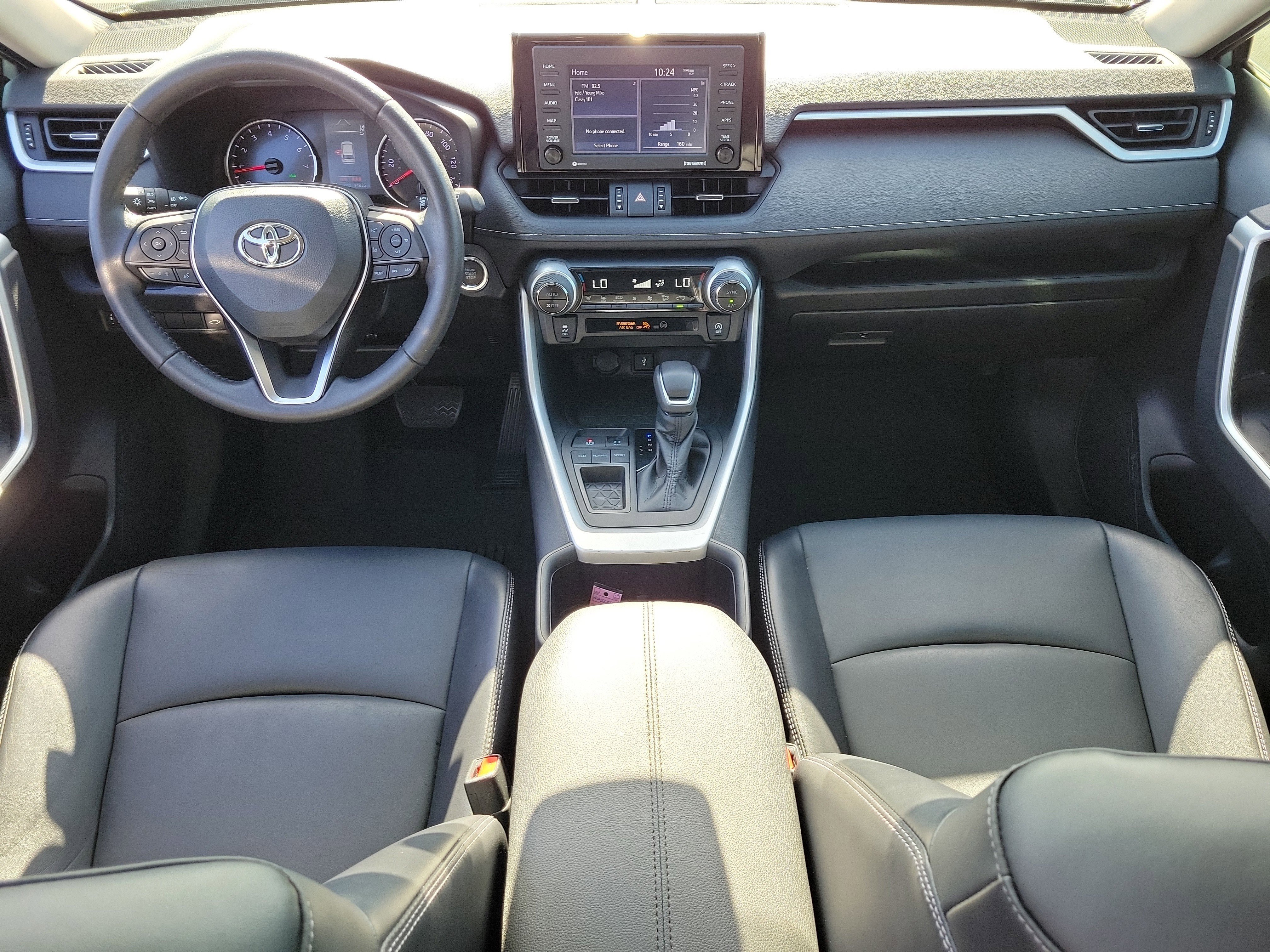 Used 2022 Toyota RAV4 XLE Premium image 16