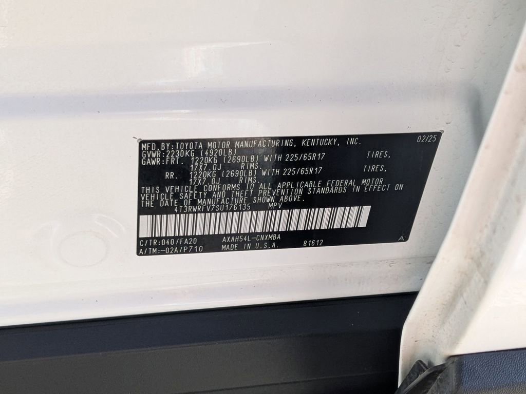 Used 2025 Toyota RAV4 XLE image 31