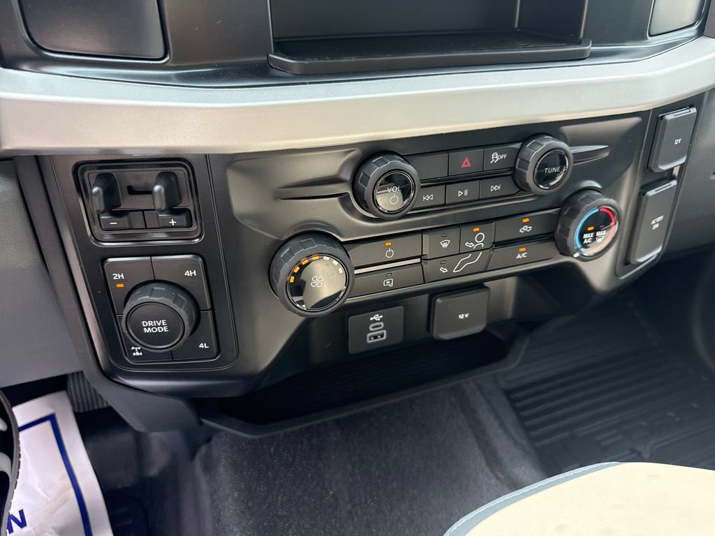 New 2026 Ford F250 XL w/ XL Chrome Package AWD/4WD image 27