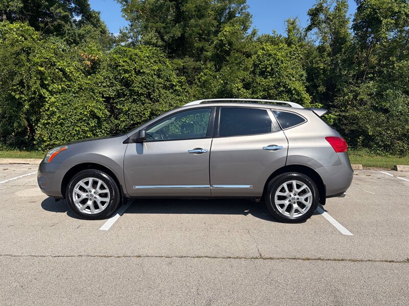 Used 2012 Nissan Rogue SL AWD/4WD image 2