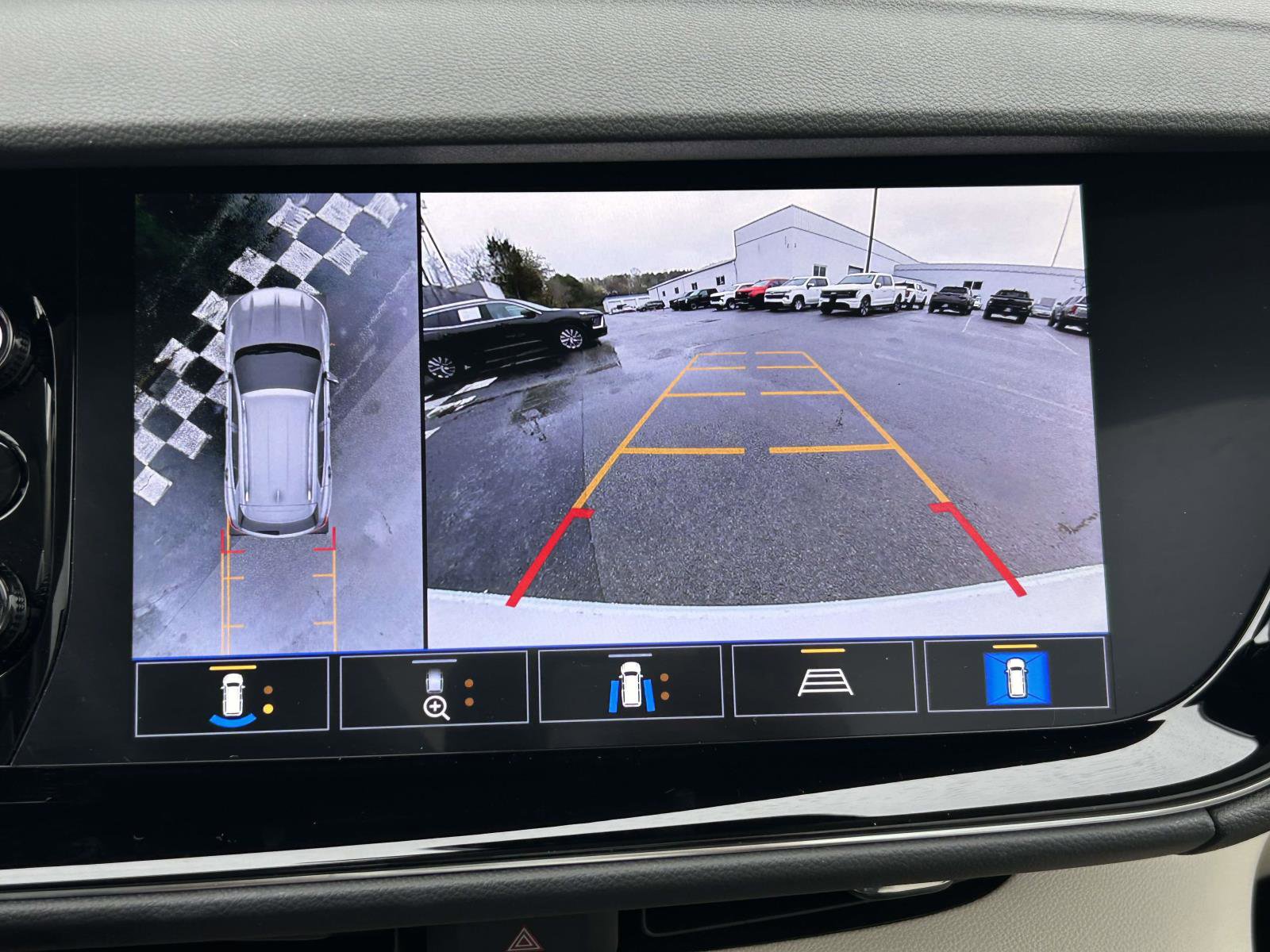 Used 2022 Buick Envision Avenir w/ Technology Package II image 25