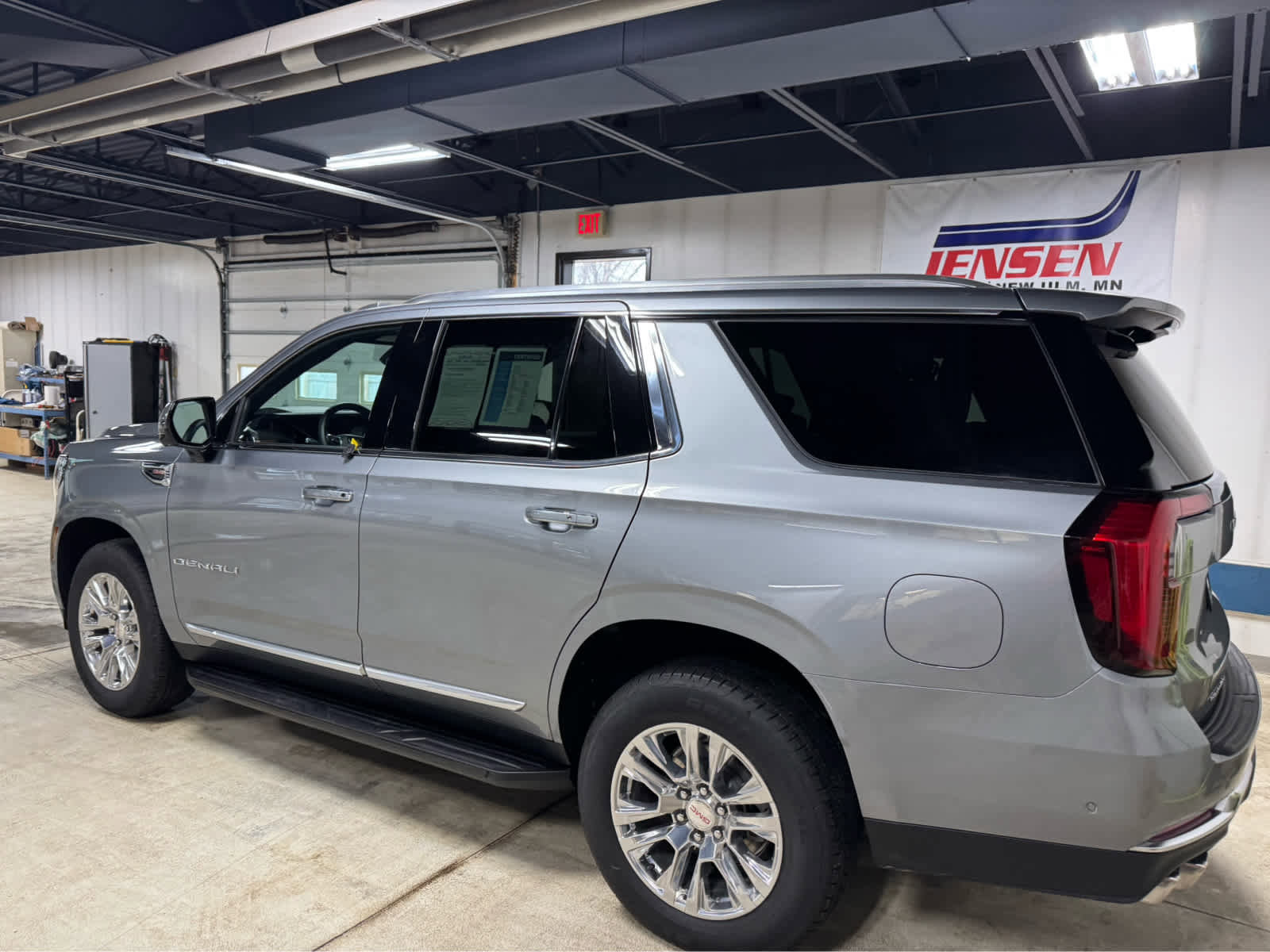 Certified 2025 GMC Yukon Denali image 6