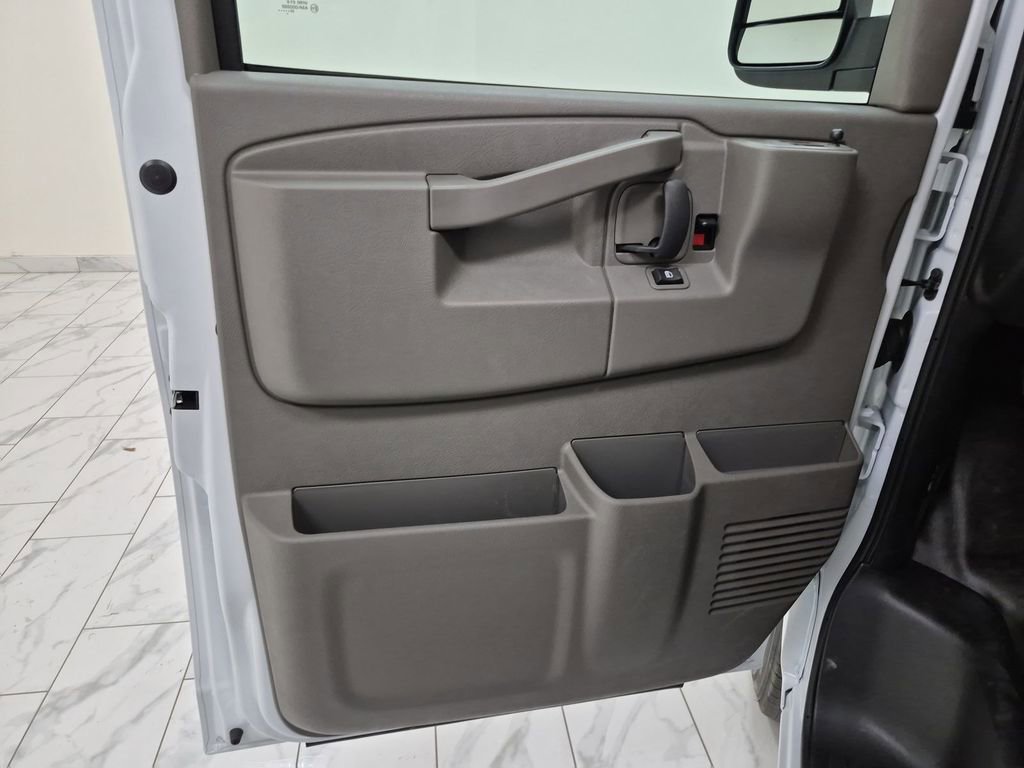 New 2025 GMC Savana 2500 Extended w/ Enhanced Convenience Package image 23