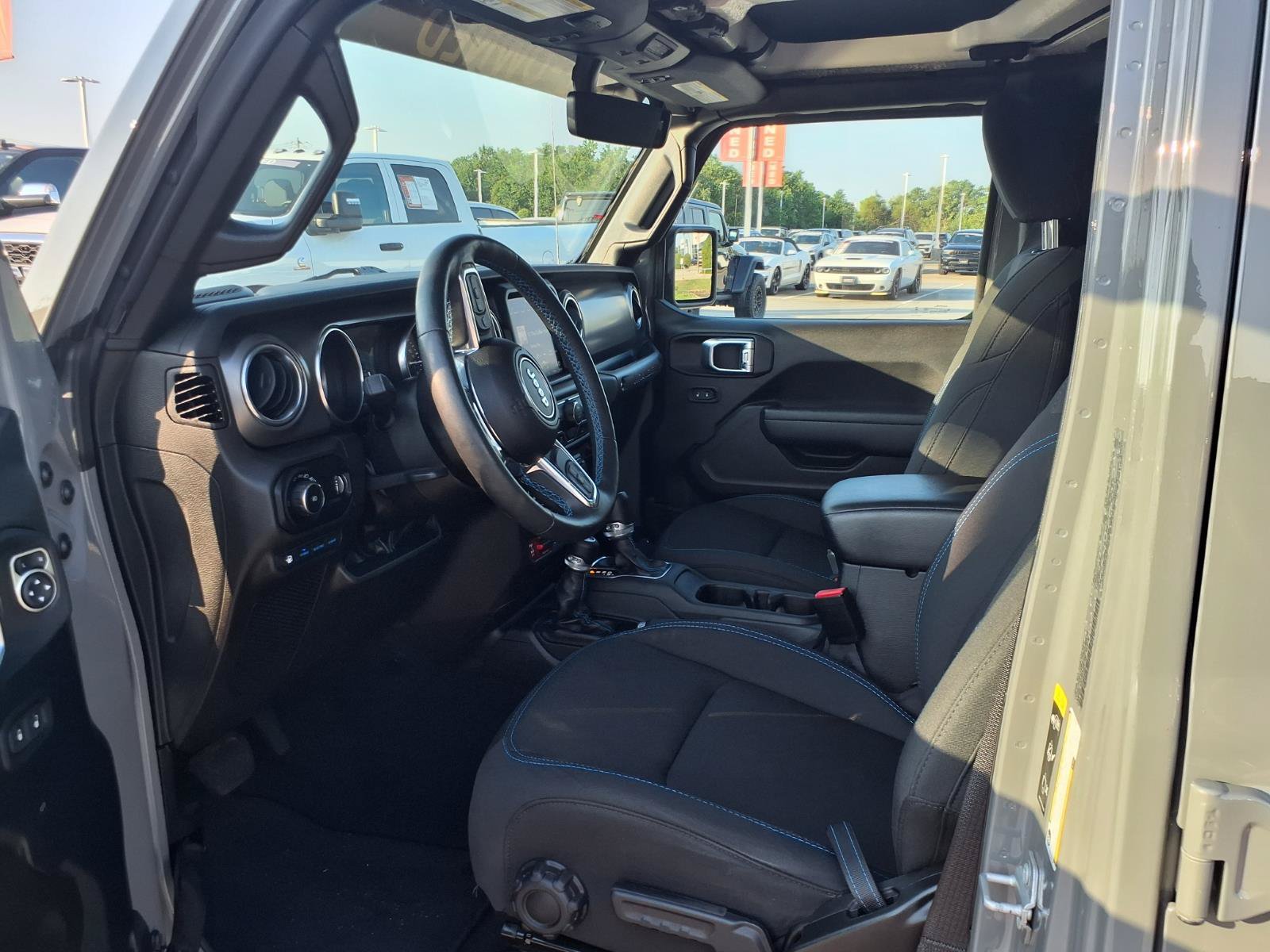 Used 2023 Jeep Wrangler Unlimited Rubicon 4xe w/ Cold Weather Group AWD/4WD image 13