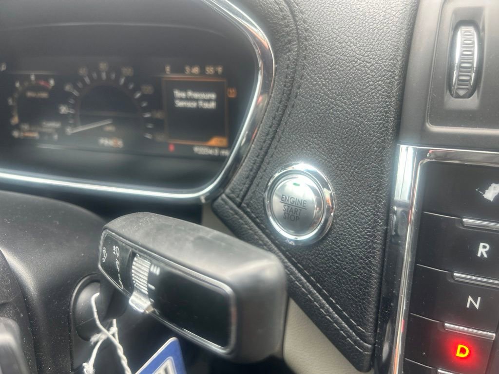 Used 2017 Lincoln Continental Reserve w/ Climate Package FWD image 24