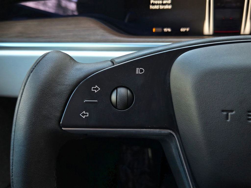 Used 2022 Tesla Model S image 24