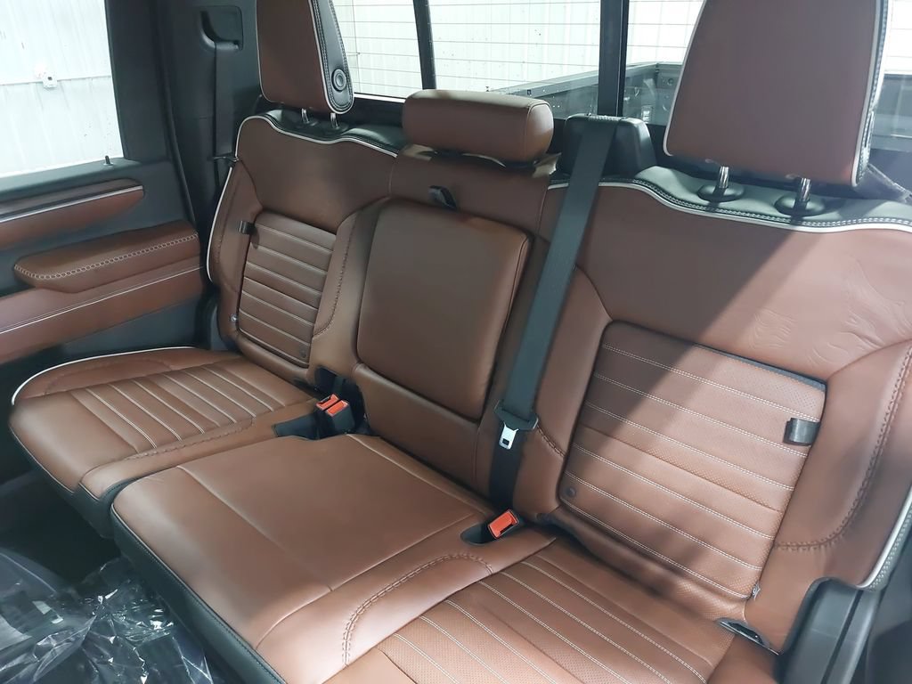 New 2026 GMC Sierra 3500 Denali Ultimate AWD/4WD image 13