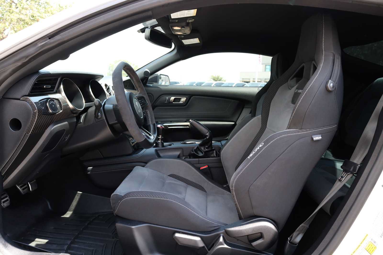 Used 2019 Ford Mustang Shelby GT350 w/ Technology Package RWD image 3