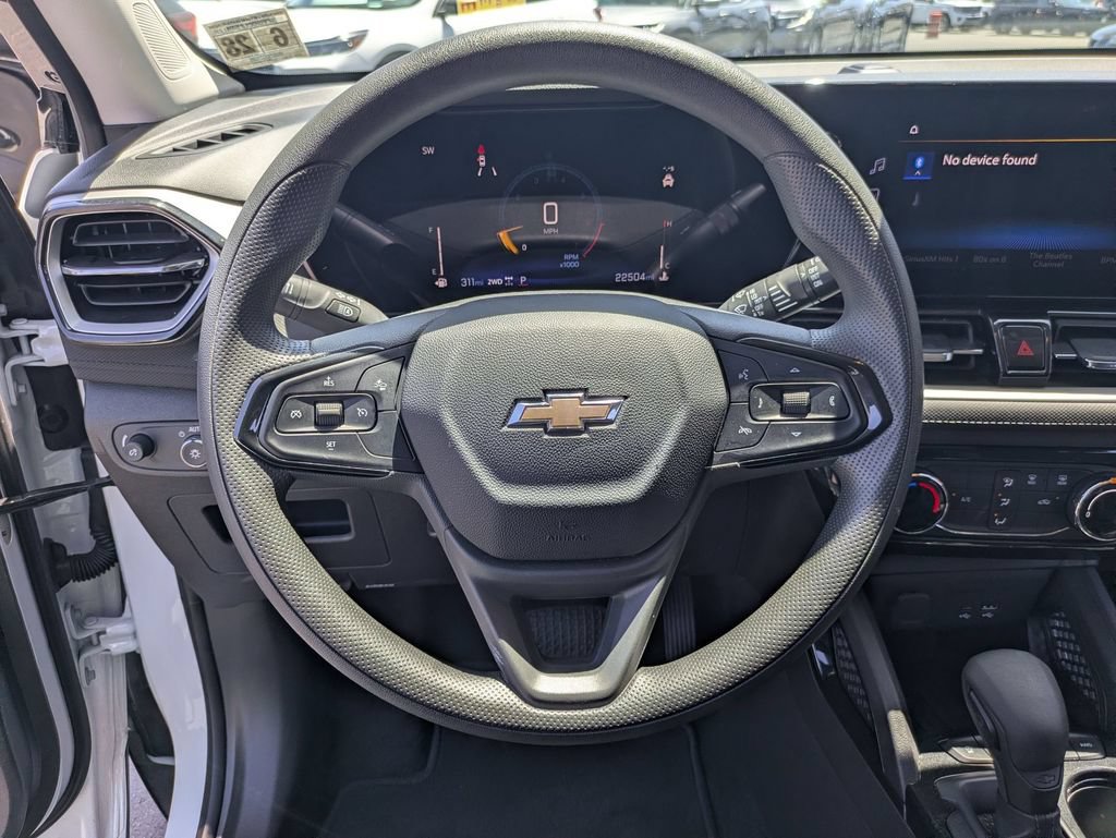 Used 2025 Chevrolet TrailBlazer LT AWD/4WD image 17