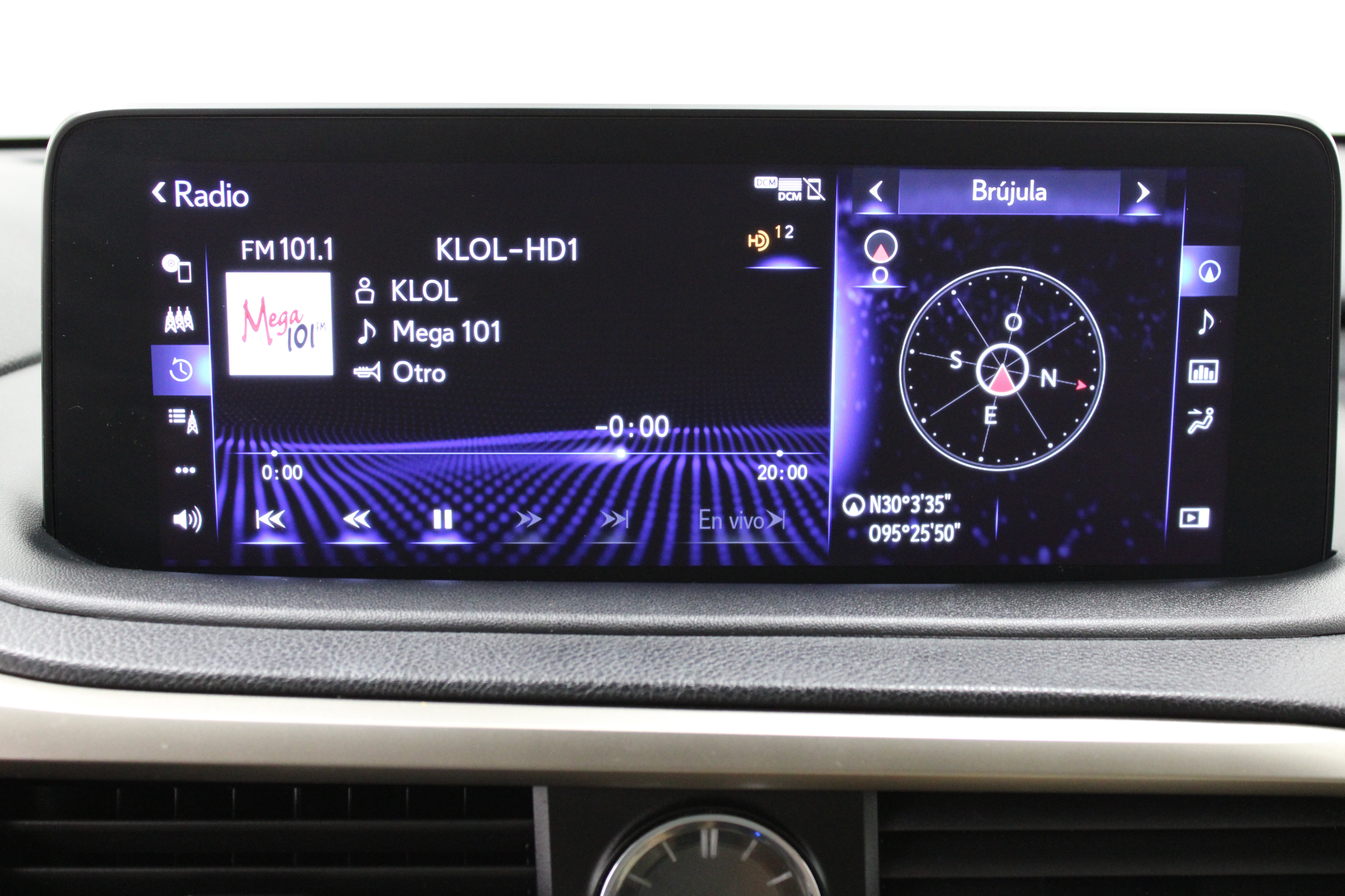 Used 2022 Lexus RX 350L FWD w/ Premium Package image 19